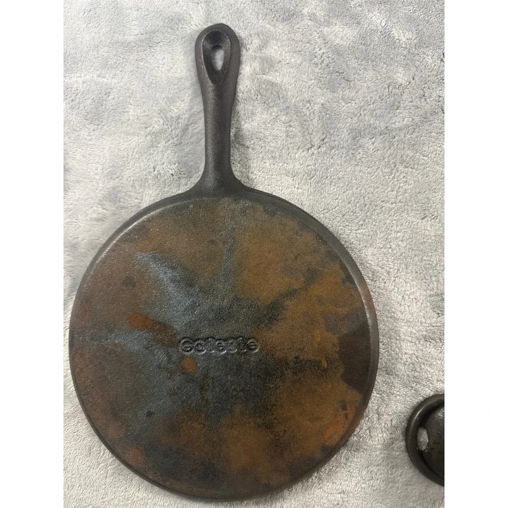 Lodge & Golette Cast Iron Set Oval Mini Server HMSOV & Round Griddle Skillet